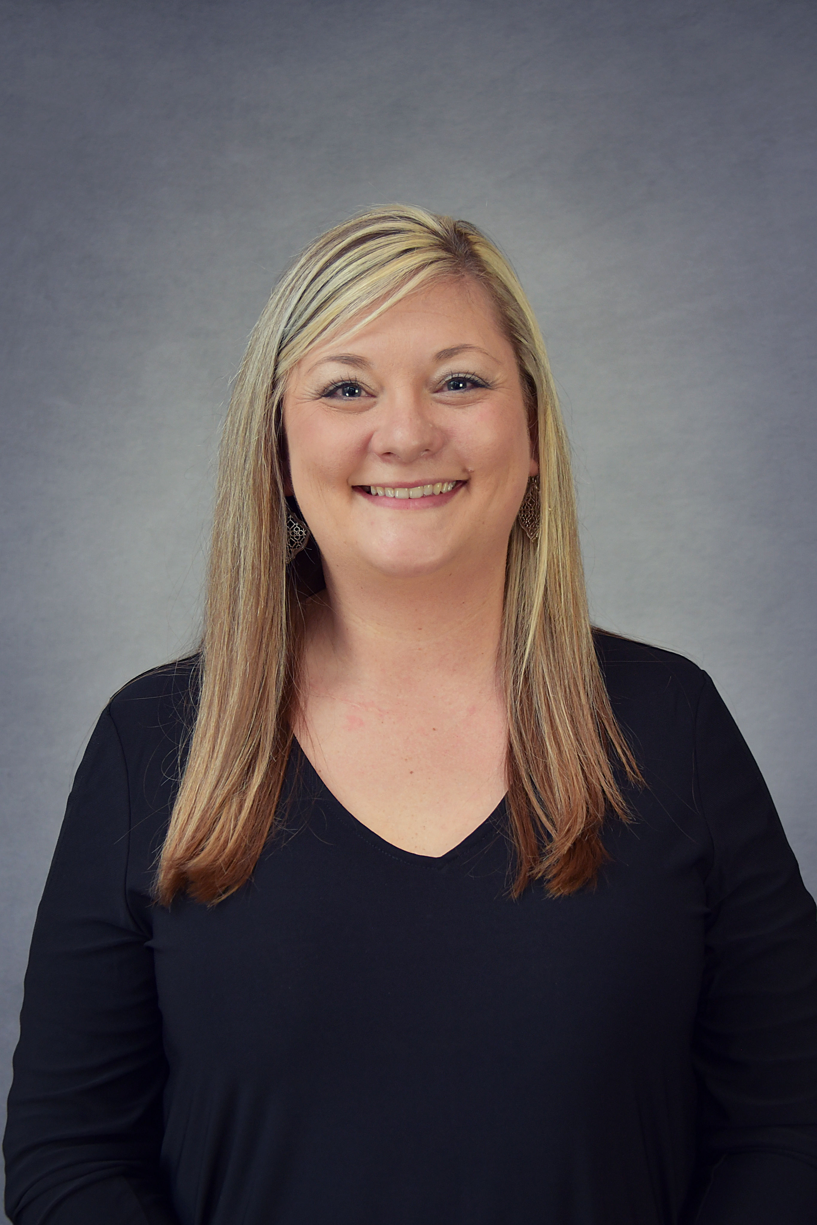  Amanda B. Lindsey 